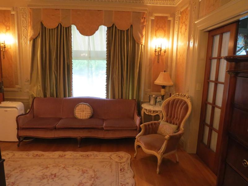 Boudoir room image 3