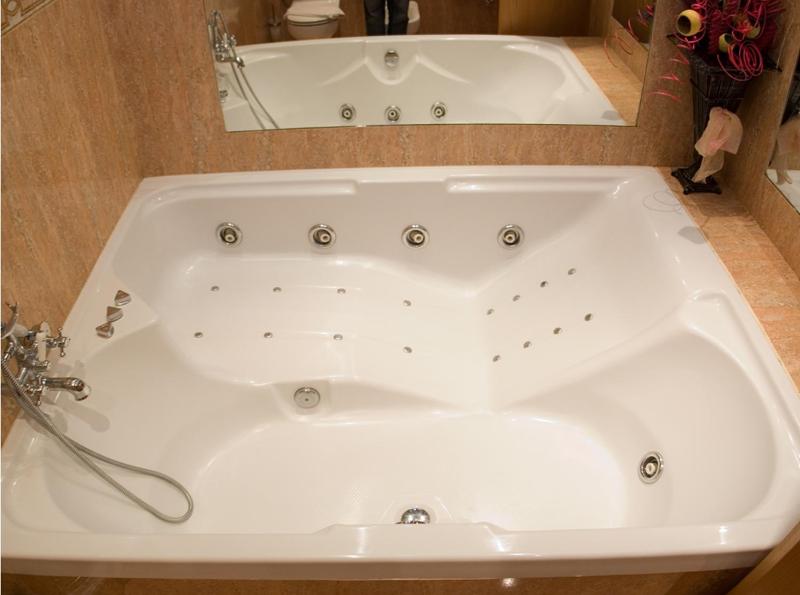 Suite with Spa Bath image 4