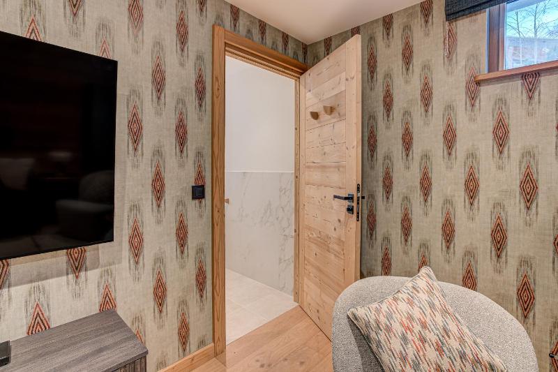 Chalet Diard Detached Chalet Alpes Agency Sleeps 6 to 8 - image 25
