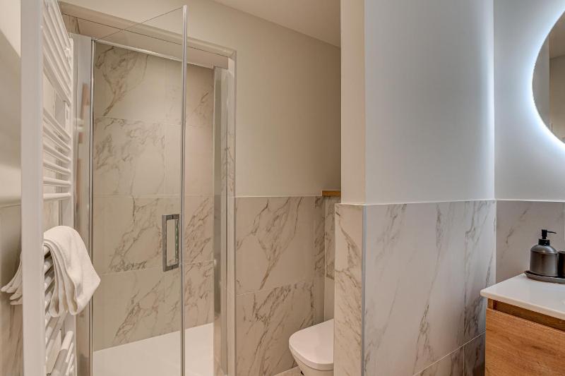 Chalet Diard Detached Chalet Alpes Agency Sleeps 6 to 8 - image 8