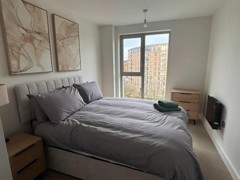 Chic Urban Living- New 2Bed2Bath Apartment in City - image 9