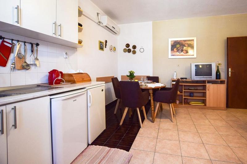 Apartments Derado - image 12