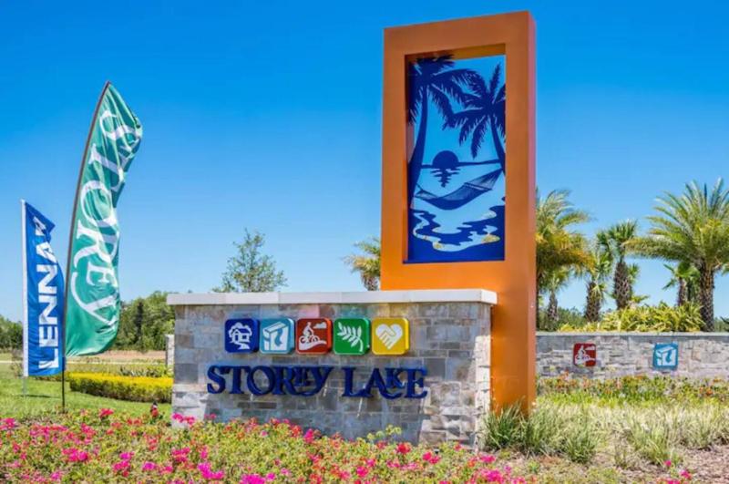 Modern Oasis at Storey Lake w 4BR & Heated Pool - image 4