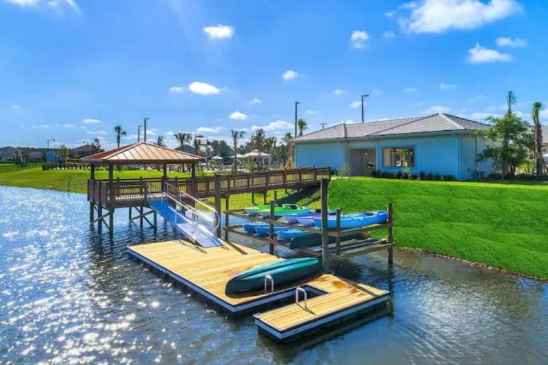 Modern Oasis at Storey Lake w 4BR & Heated Pool - image 11