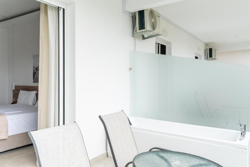 Roula's house on the beach - image 31