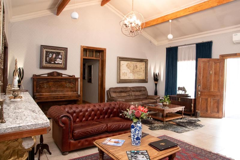 Hobbit Boutique Hotel - image 11