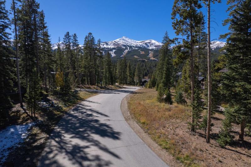 Shock Hill Chalet: 100 Yards to Mid-Station Gondola - image 38