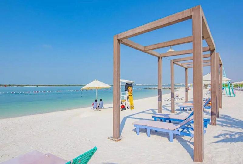 Yas Island Resort with Beach Access - COSY STUDIO - image 9