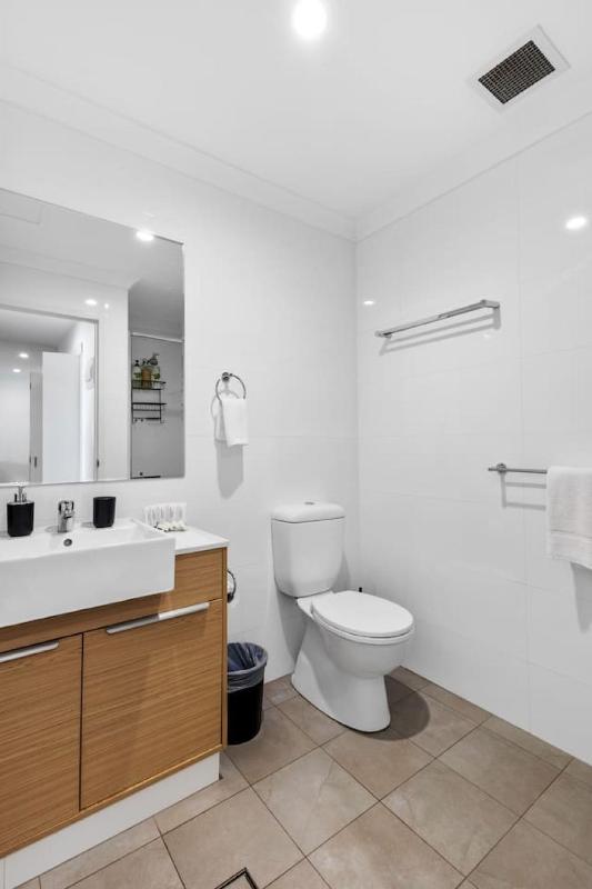 Ocean View Pad in Scarborough - image 16