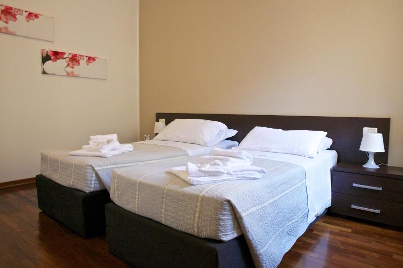 Studio Apartment image 3