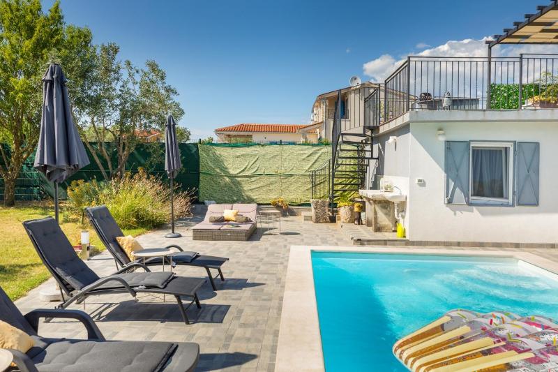 Holiday home Dioniza by Villsy- with private pool and jacuzzi - image 20