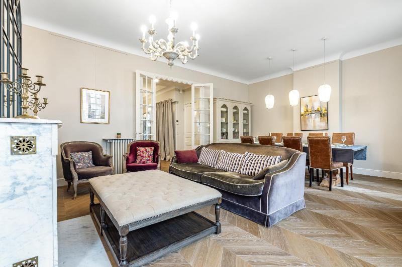 Nice Renting - AMOUR - Haussmann Luxury Sea Balcony Free Parking - image 15