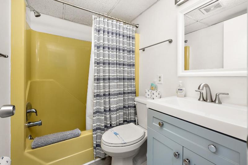 Barefoot Country 404 - Serenity Now - image 12