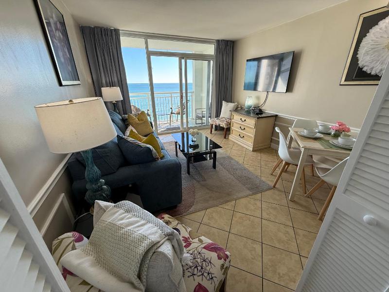 Camelot By The Sea Ocean Front Condo - image 35