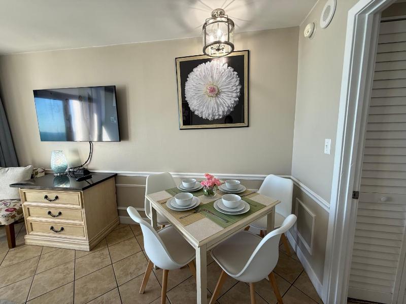 Camelot By The Sea Ocean Front Condo - image 34