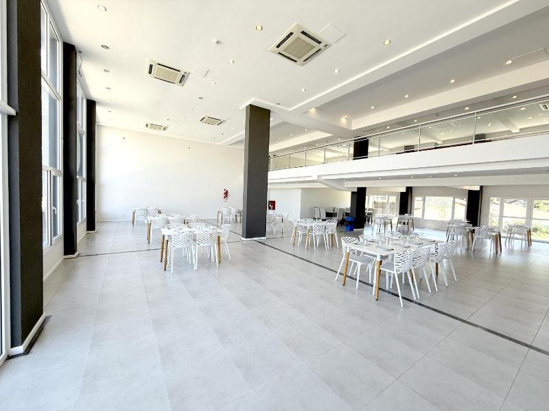 Departamento con Pileta Climatizada y Cochera en Pinamar - image 11