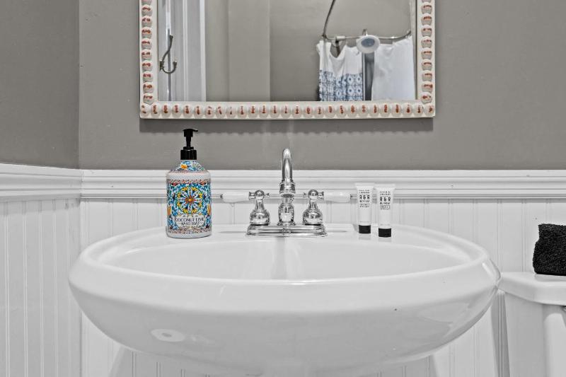 Spacious 6BR Home Near Bourbon Trail & Attractions - image 40