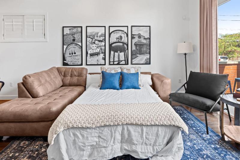Urban Bourbon Escape - Downtown Louisville Getaway - image 18