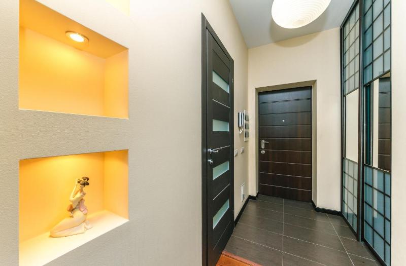 Modern Central Kyiv Apartment with City View - image 6