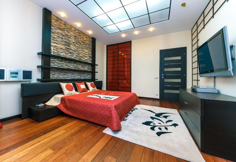 Modern Central Kyiv Apartment with City View - image 15