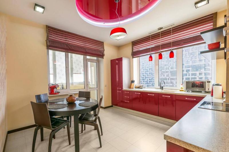 Modern Central Kyiv Apartment with City View - image 5