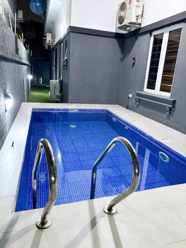 The lux place - image 4