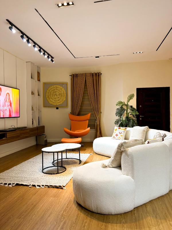 The lux place - image 13