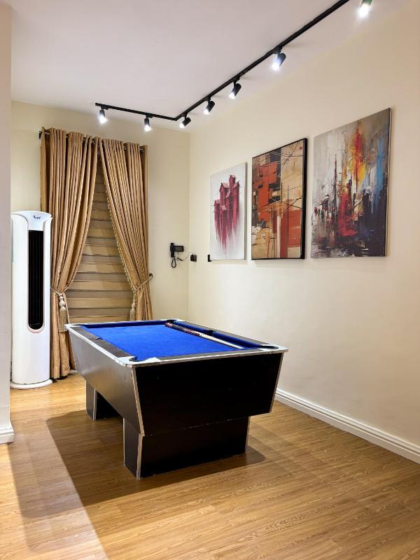 The lux place - image 6