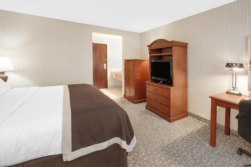 Queen Room - Disability Access/Non-Smoking image 2