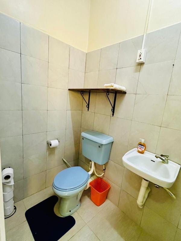 Oceanfront 3BR Comfort Apartment with AC Wifi and Backup Power - image 14