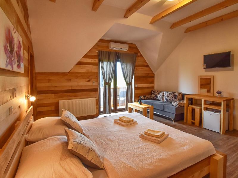 King Room with Balcony image 4