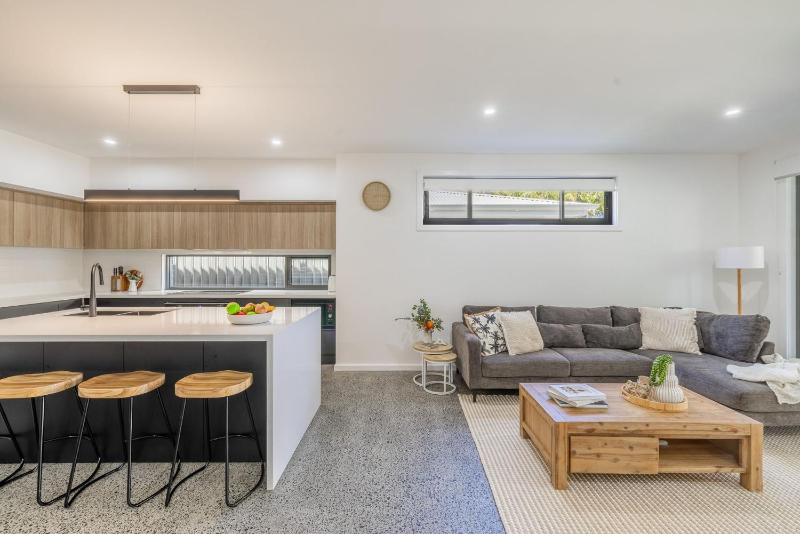 Summer Dayz Shoal Bay 21B Tomaree Rd - ducted air and WiFi - image 47