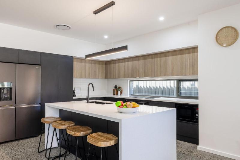 Summer Dayz Shoal Bay 21B Tomaree Rd - ducted air and WiFi - image 38