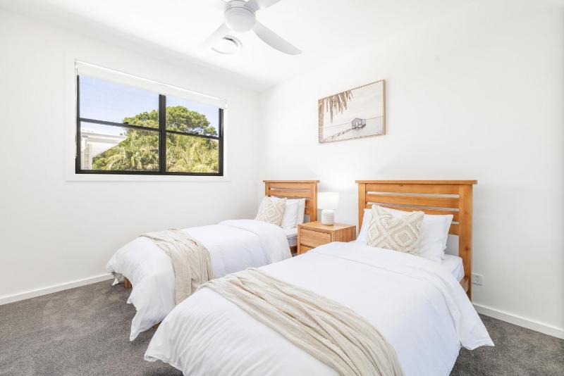 Summer Dayz Shoal Bay 21B Tomaree Rd - ducted air and WiFi - image 42