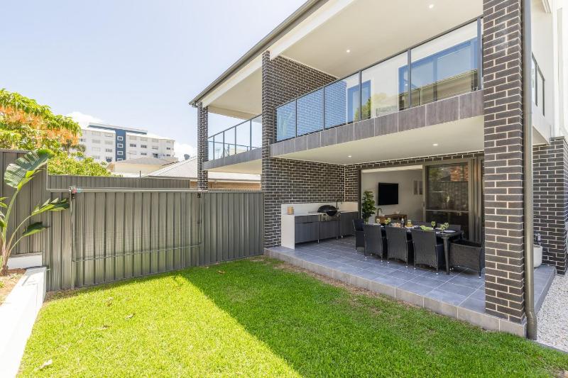 Summer Dayz Shoal Bay 21B Tomaree Rd - ducted air and WiFi - image 4