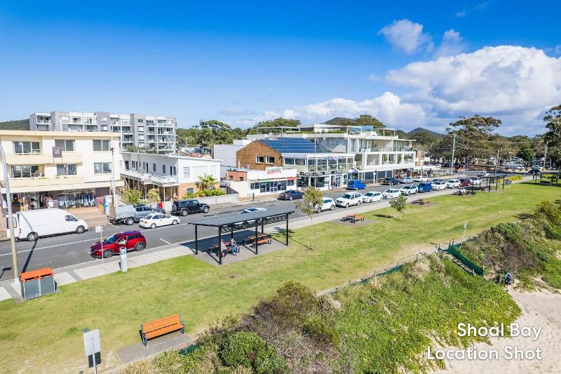 Summer Dayz Shoal Bay 21B Tomaree Rd - ducted air and WiFi - image 40