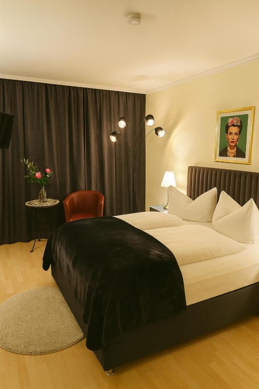 SOHO Private Zimmer & Rooms Im Herzen der Altstadt - image 33