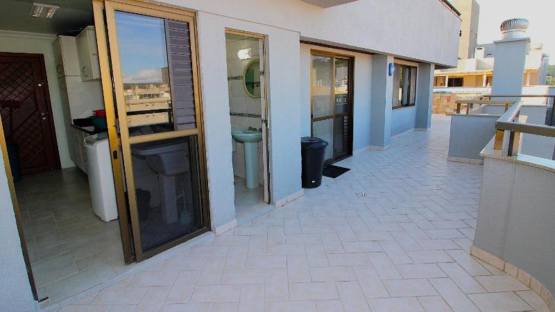 1027 - Cobertura duplex com piscina em Bombinhas - image 36