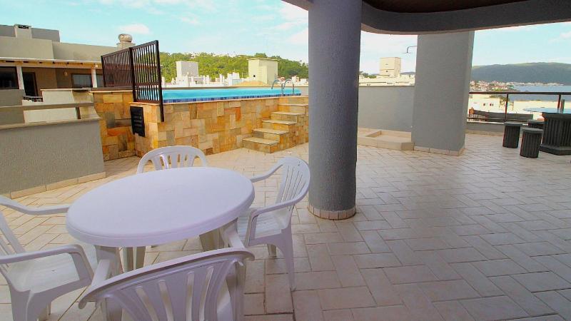 1027 - Cobertura duplex com piscina em Bombinhas - image 42