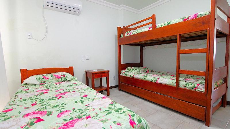 1027 - Cobertura duplex com piscina em Bombinhas - image 32