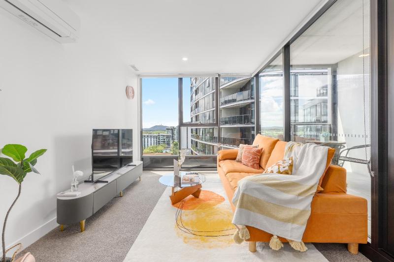 Woden Haven near Hospital Gym PoolParking - image 12