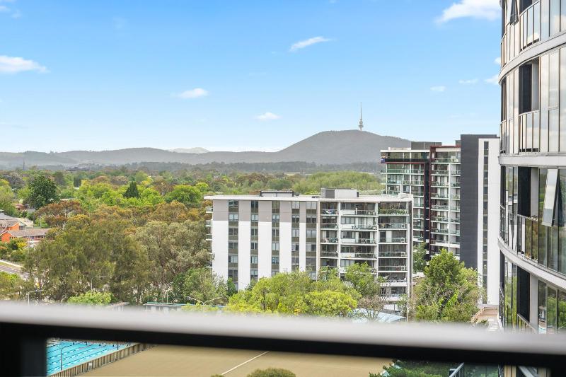 Woden Haven near Hospital Gym PoolParking - image 16
