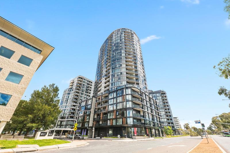 Woden Haven near Hospital Gym PoolParking - image 4