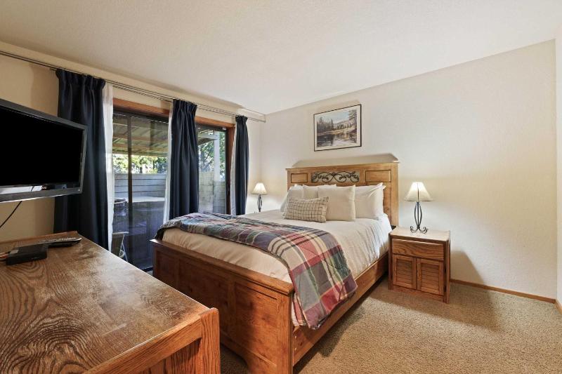 Fairway Village 25 - image 11