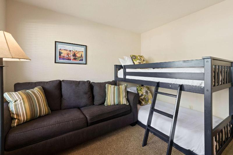 Fairway Village 25 - image 27