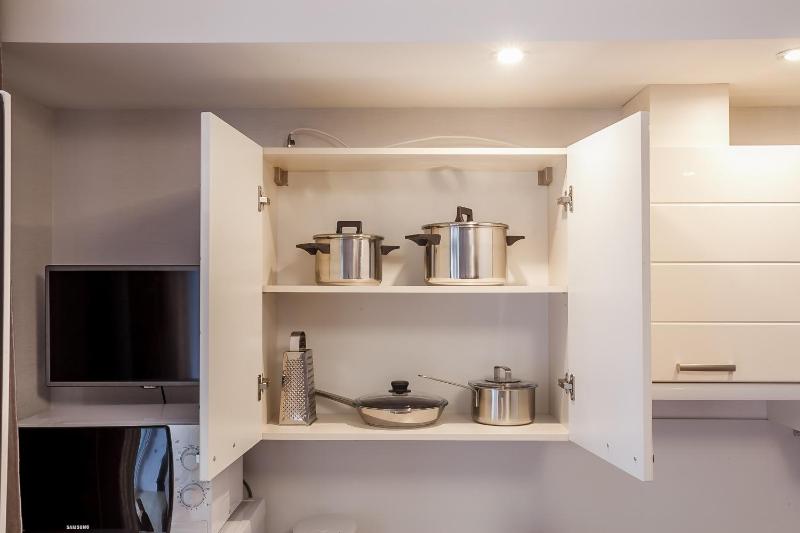 One-Bedroom Apartment with Balcony on Poltavsky Proezd, 2 image 3