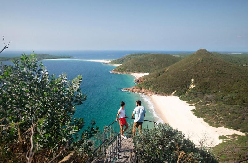 Luxury Escape Sundeck Shoal Bay - image 11