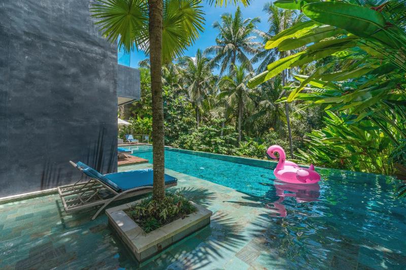 Villa Sandro - 3BR Escape Lush Jungle Views & Pool - image 5