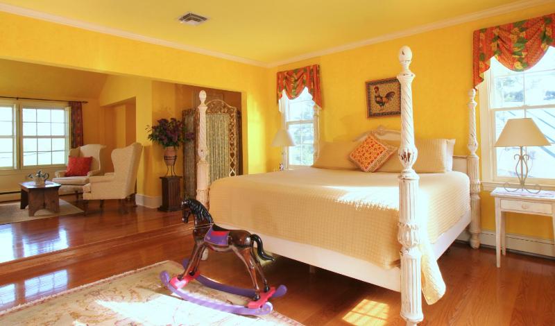 King Suite with Pool View image 2
