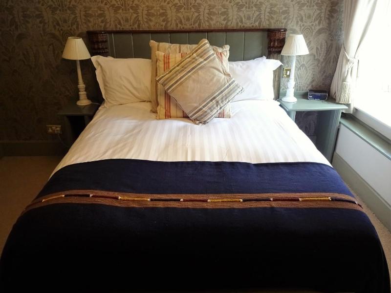 Double Room - Ensuite image 3